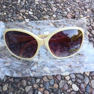 Spitfire Sunglasses in Vanilla